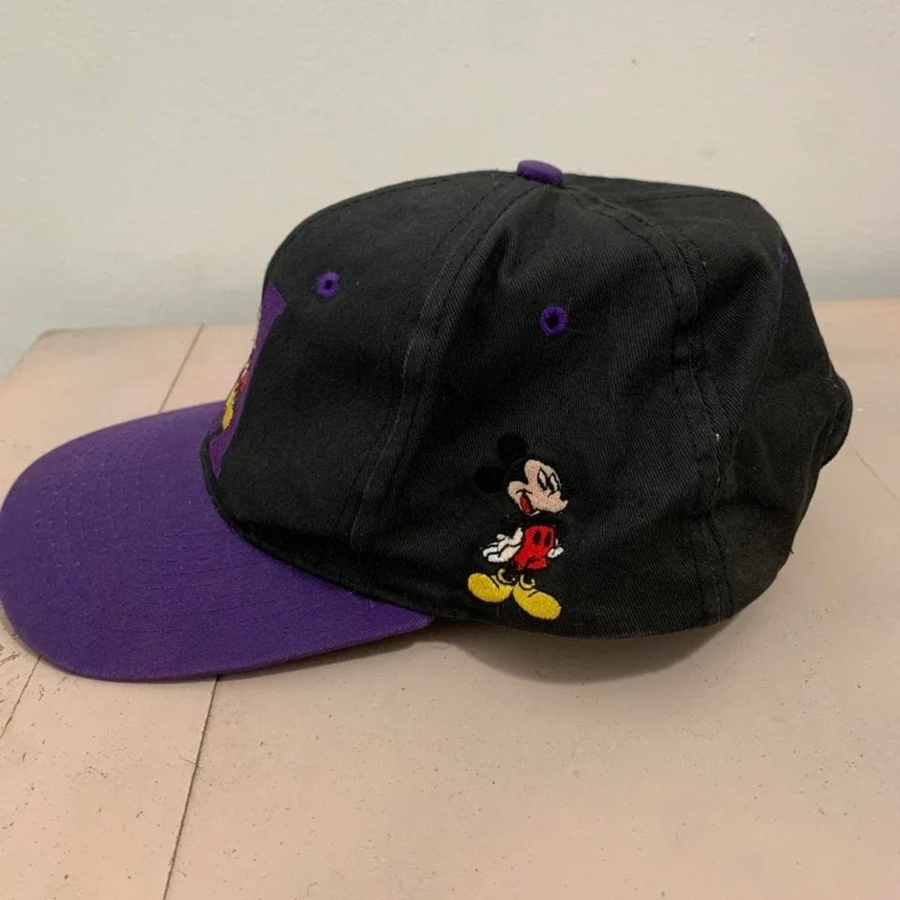 1990's vintage classic Mickey Mouse black and purple‎ snapback hat